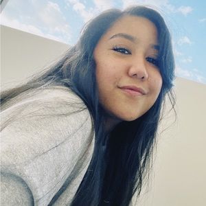 Meet your Posher, Michaela